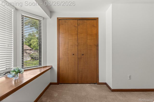 17520 Laurel Drive, Livonia, MI 48152
