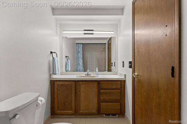17520 Laurel Drive, Livonia, MI 48152