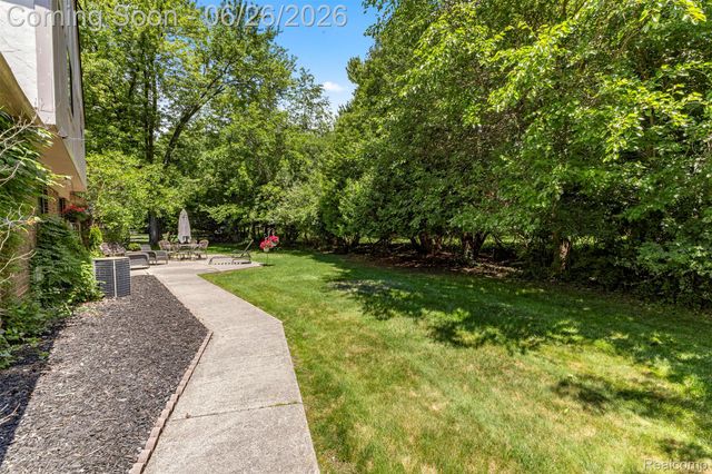 17520 Laurel Drive, Livonia, MI 48152