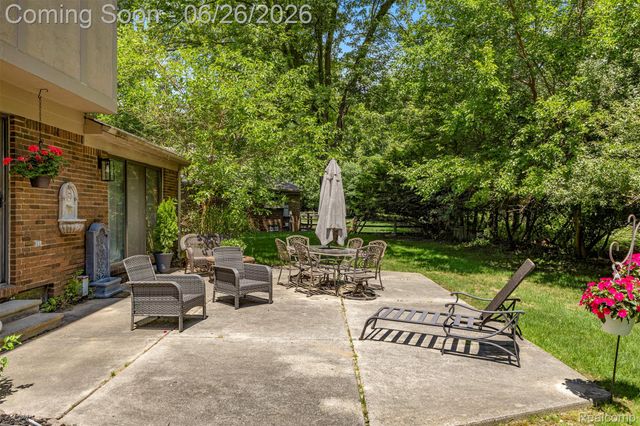 17520 Laurel Drive, Livonia, MI 48152