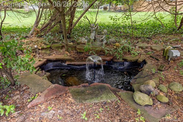 17520 Laurel Drive, Livonia, MI 48152