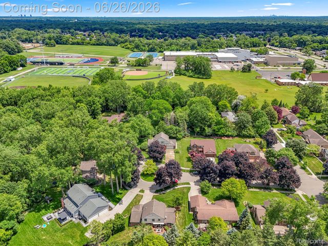 17520 Laurel Drive, Livonia, MI 48152