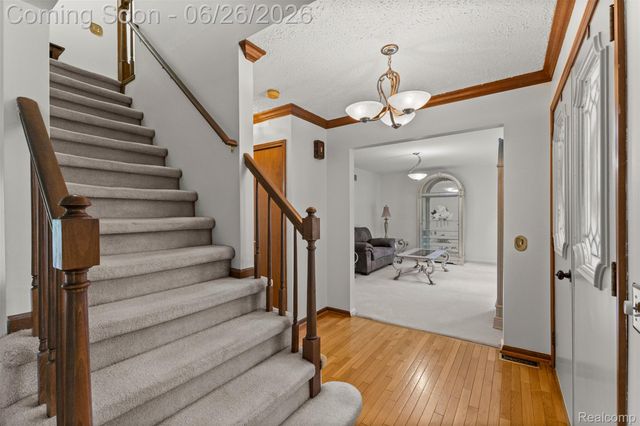 17520 Laurel Drive, Livonia, MI 48152