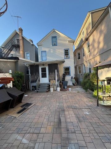 154 Sayre St, Elizabeth City, NJ 07208