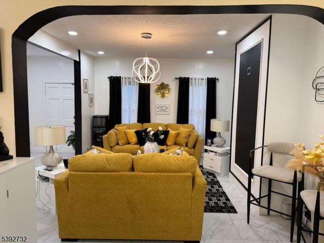 154 Sayre St, Elizabeth City, NJ 07208