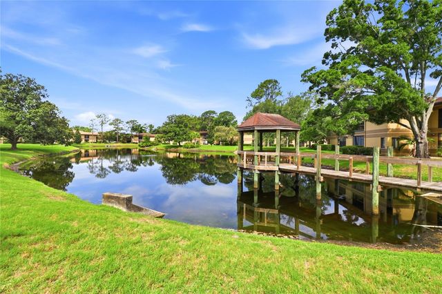 2685 SABAL SPRINGS CIRCLE 105, Clearwater, FL 33761