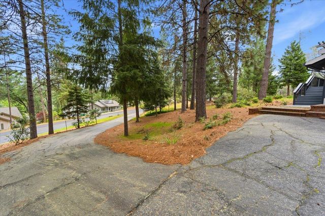 16631 Oscar Dr, Grass Valley, CA 95949