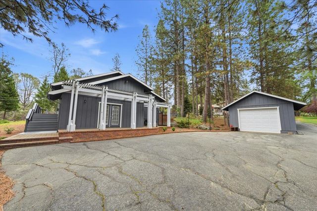 16631 Oscar Dr, Grass Valley, CA 95949