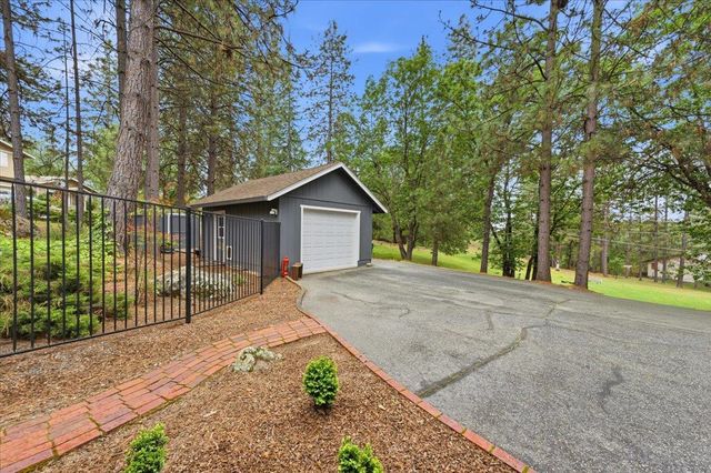 16631 Oscar Dr, Grass Valley, CA 95949