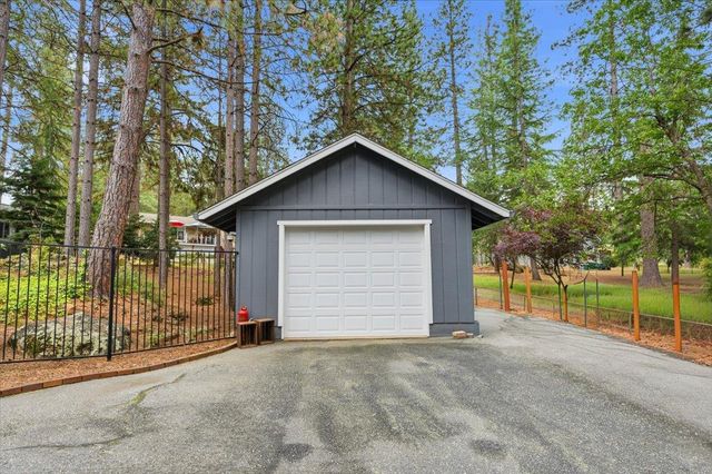 16631 Oscar Dr, Grass Valley, CA 95949