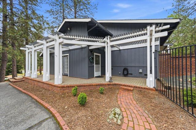 16631 Oscar Dr, Grass Valley, CA 95949