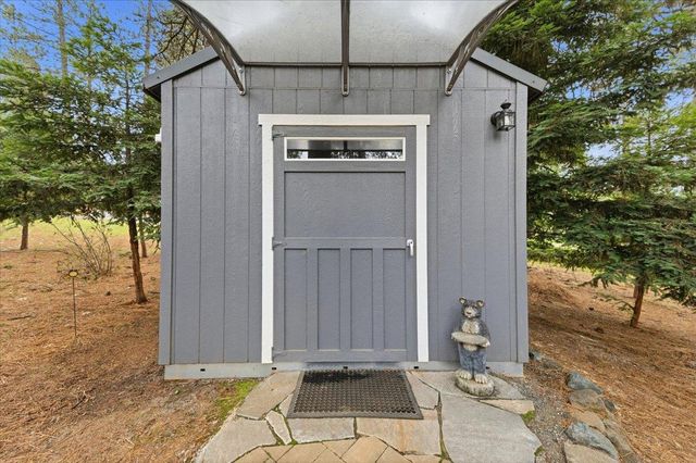 16631 Oscar Dr, Grass Valley, CA 95949
