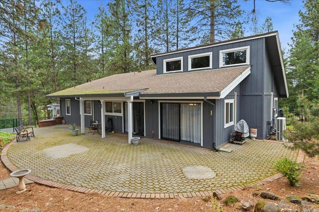 16631 Oscar Dr, Grass Valley, CA 95949