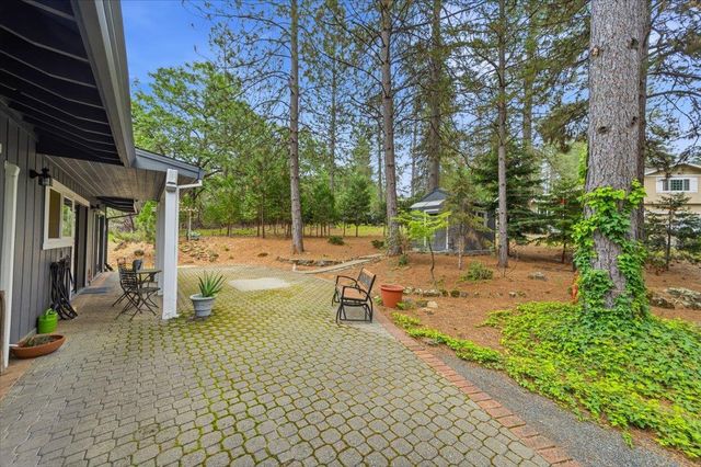 16631 Oscar Dr, Grass Valley, CA 95949