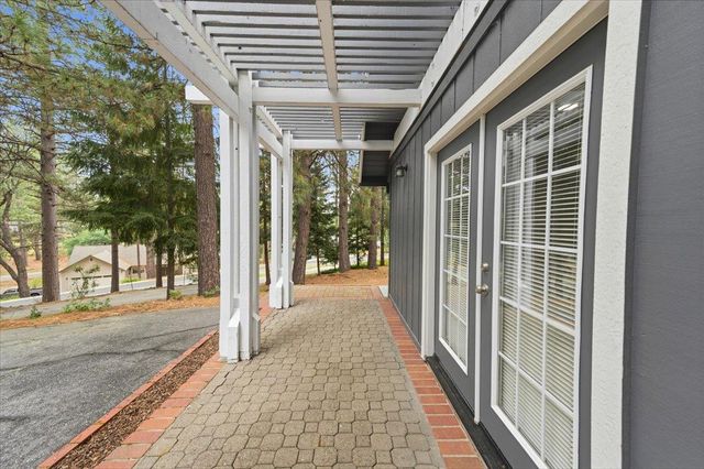 16631 Oscar Dr, Grass Valley, CA 95949