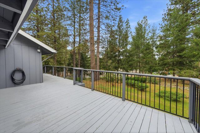 16631 Oscar Dr, Grass Valley, CA 95949