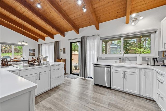16631 Oscar Dr, Grass Valley, CA 95949