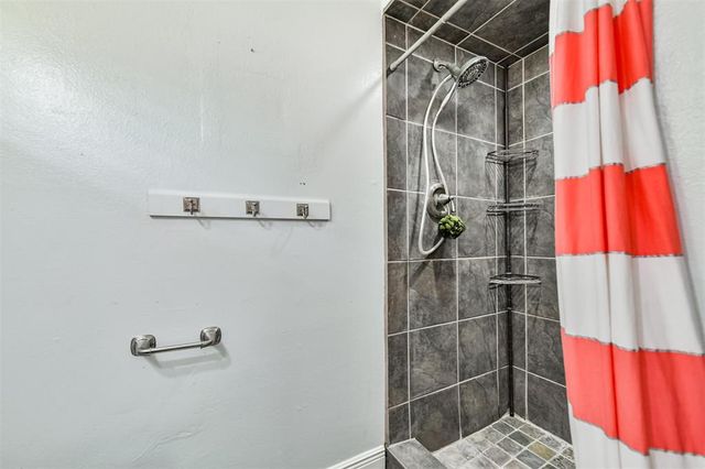 10314 Old Orchard Road, La Porte, TX 77571