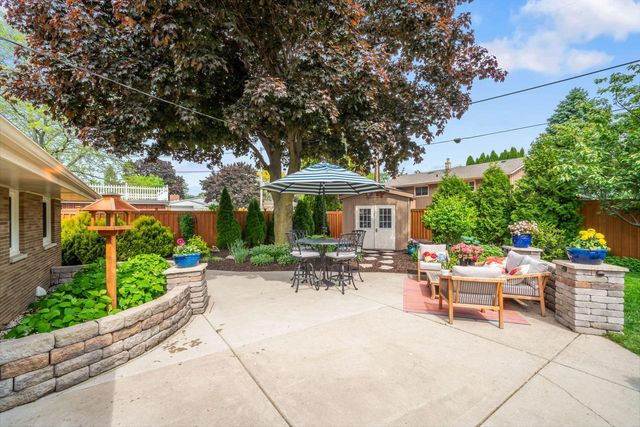 212 Parkway DRIVE, South Milwaukee, WI 53172
