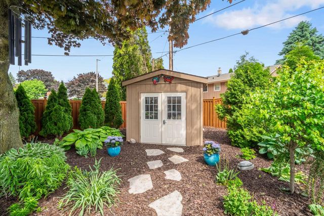 212 Parkway DRIVE, South Milwaukee, WI 53172