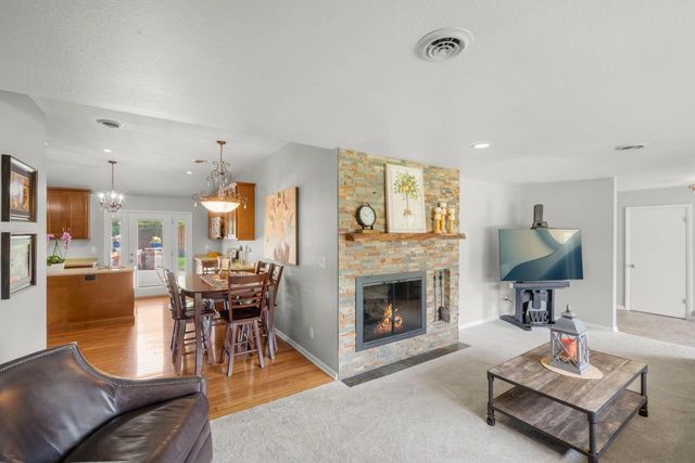 212 Parkway DRIVE, South Milwaukee, WI 53172