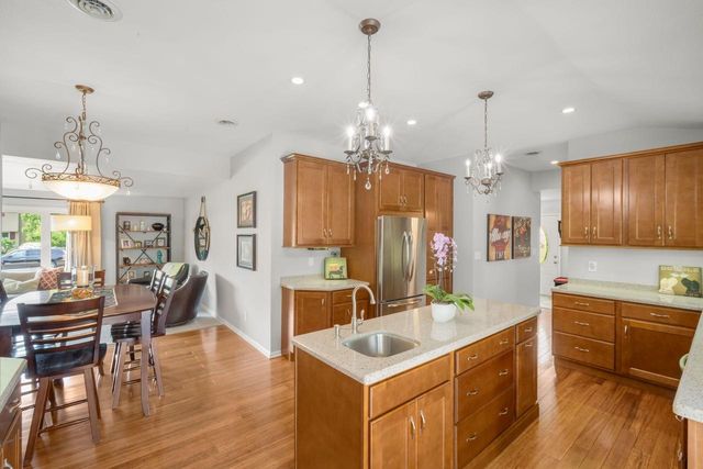 212 Parkway DRIVE, South Milwaukee, WI 53172