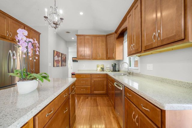 212 Parkway DRIVE, South Milwaukee, WI 53172