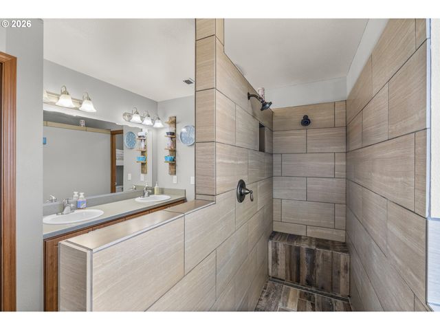 58400 4-K OVERLOOK Ln, John Day, OR 97845