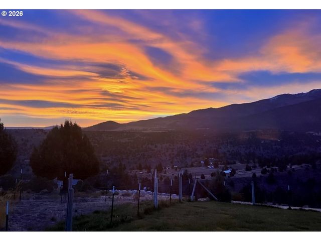 58400 4-K OVERLOOK Ln, John Day, OR 97845