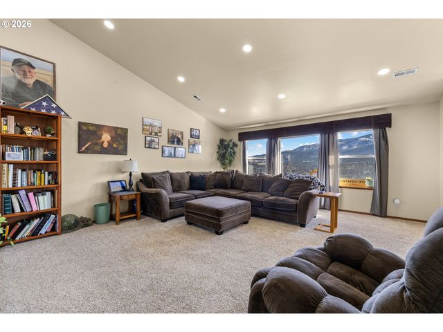 58400 4-K OVERLOOK Ln, John Day, OR 97845