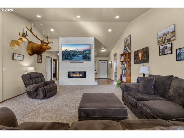 58400 4-K OVERLOOK Ln, John Day, OR 97845