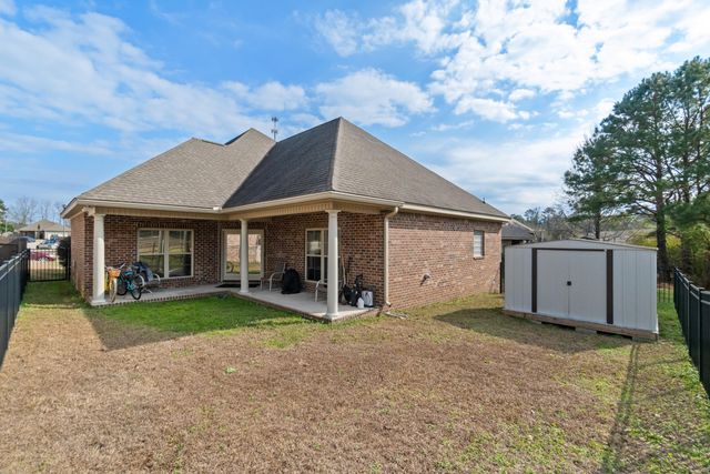 66 Village Dr., Hattiesburg, MS 39402