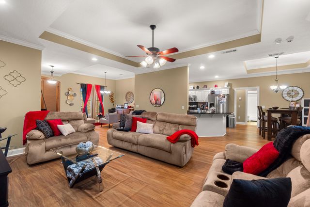 66 Village Dr., Hattiesburg, MS 39402