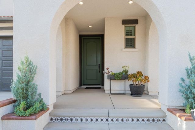 748 Ridgebank Avenue, Madera, CA 93636