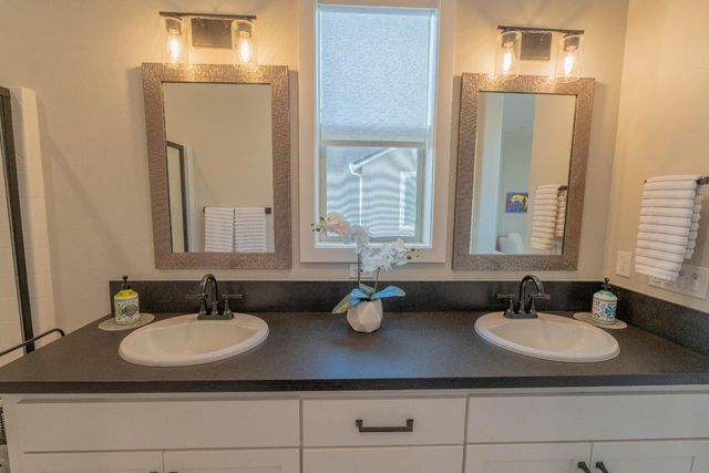 748 Ridgebank Avenue, Madera, CA 93636