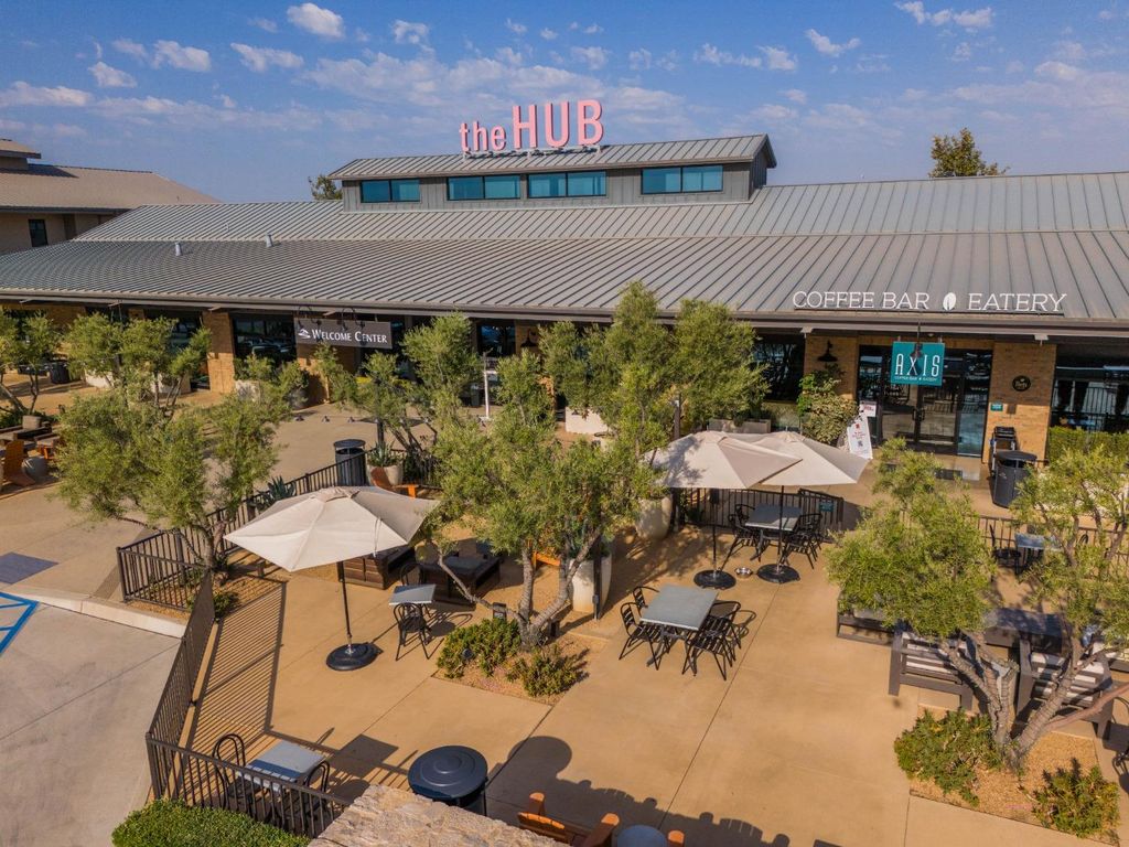 Image 11 of property listing at 748 Ridgebank Avenue, Madera, CA 93636