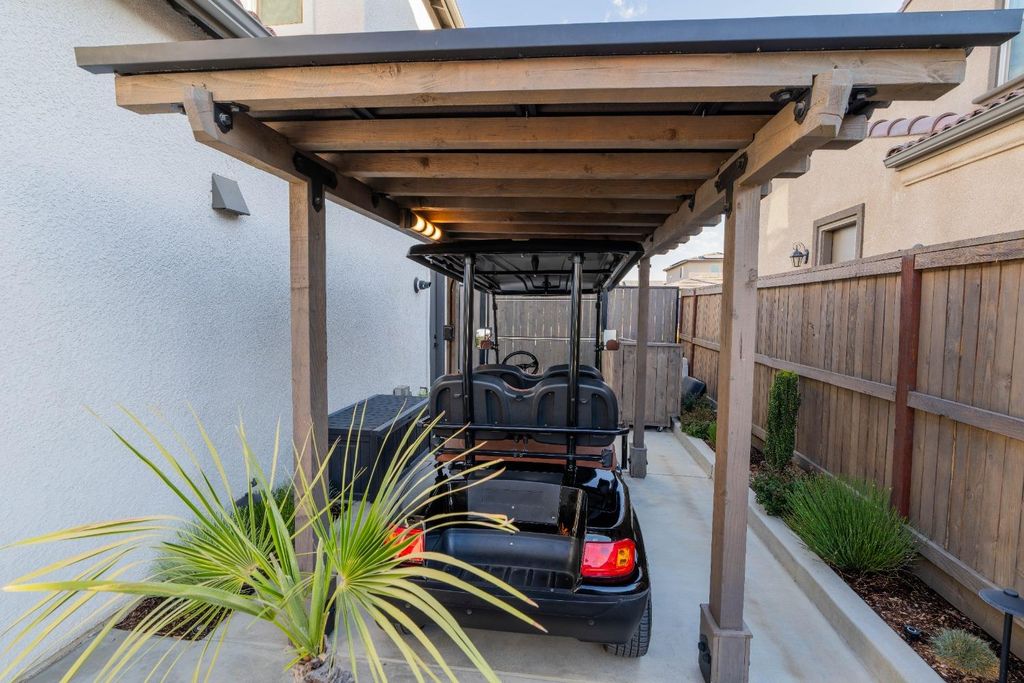 Image 18 of property listing at 748 Ridgebank Avenue, Madera, CA 93636