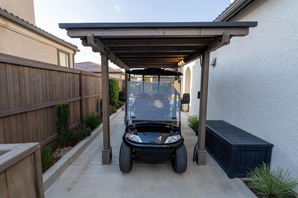 Image 19 of property listing at 748 Ridgebank Avenue, Madera, CA 93636