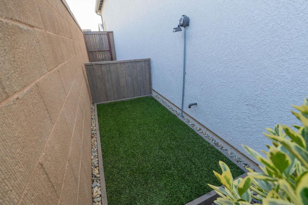 Image 27 of property listing at 748 Ridgebank Avenue, Madera, CA 93636