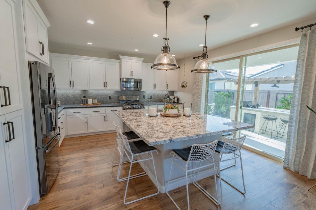 Image 28 of property listing at 748 Ridgebank Avenue, Madera, CA 93636