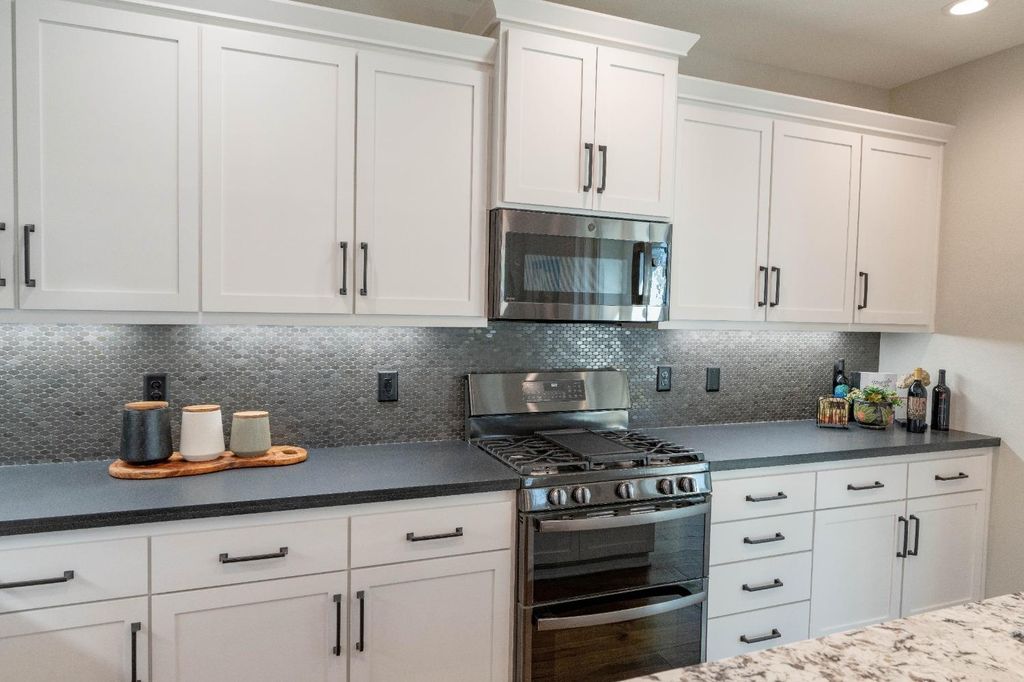 Image 30 of property listing at 748 Ridgebank Avenue, Madera, CA 93636