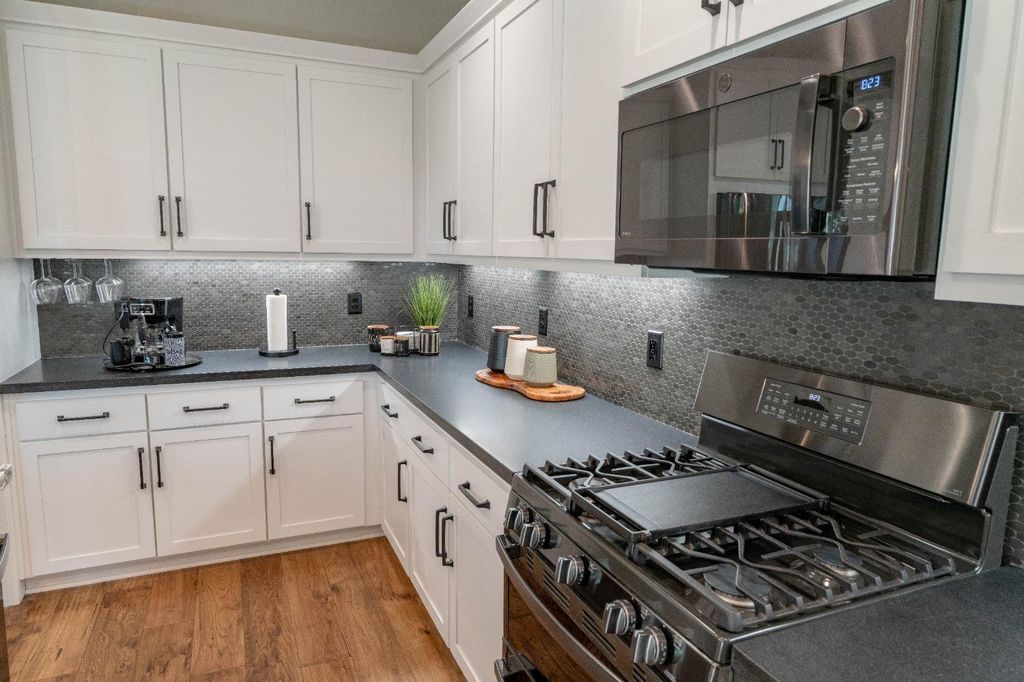 Image 32 of property listing at 748 Ridgebank Avenue, Madera, CA 93636