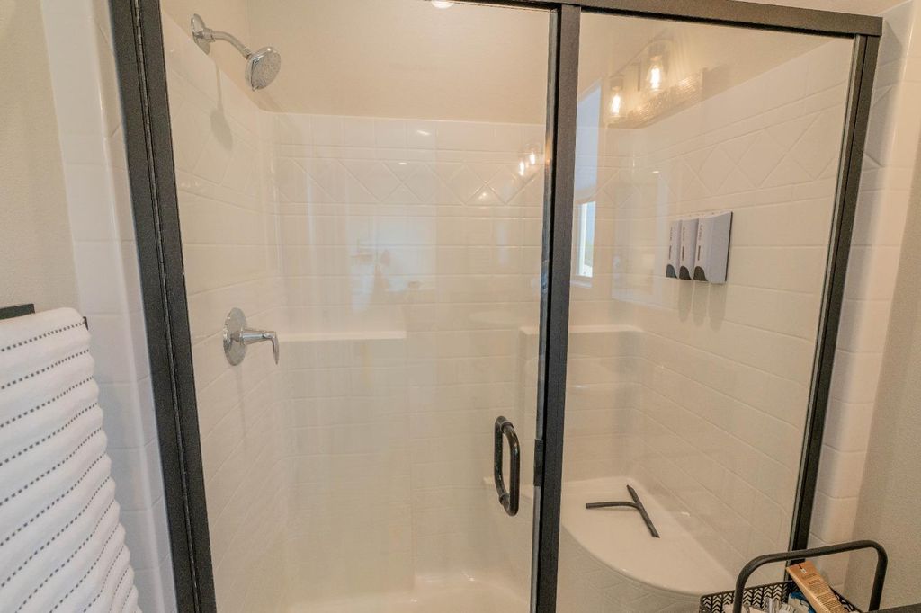 Image 41 of property listing at 748 Ridgebank Avenue, Madera, CA 93636