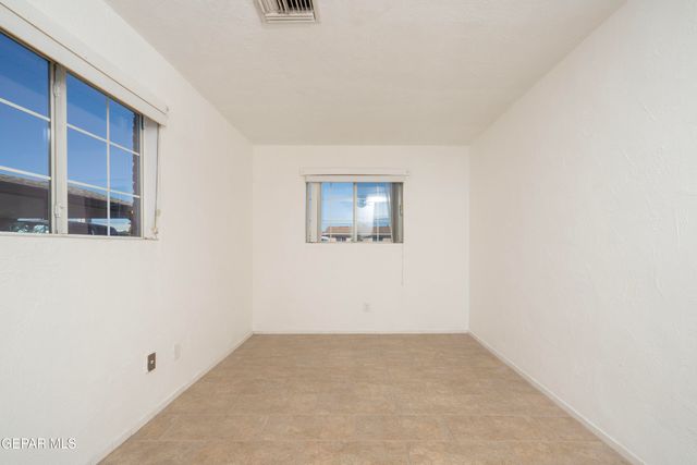 2636 PRESTWICK Road, El Paso, TX 79925