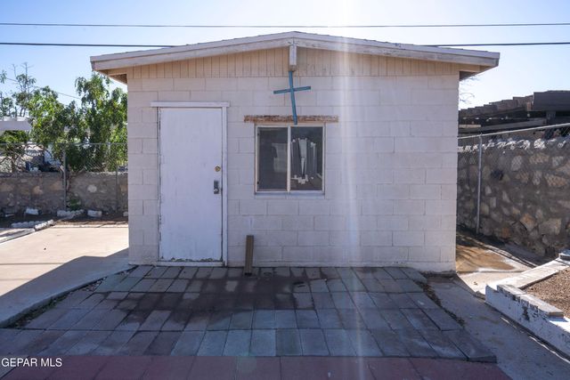 2636 PRESTWICK Road, El Paso, TX 79925