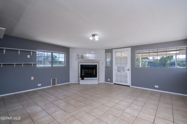 2636 PRESTWICK Road, El Paso, TX 79925