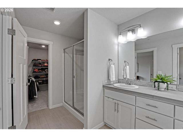 15388 Se HAWTHORNE MEADOWS St, Portland, OR 97236