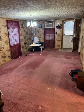 138 Carriage Lane, Concord, VA 24538