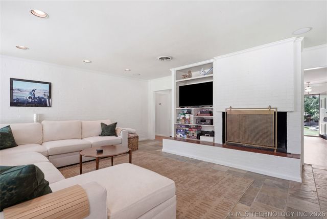 3245 S Victor Avenue, Tulsa, OK 74105