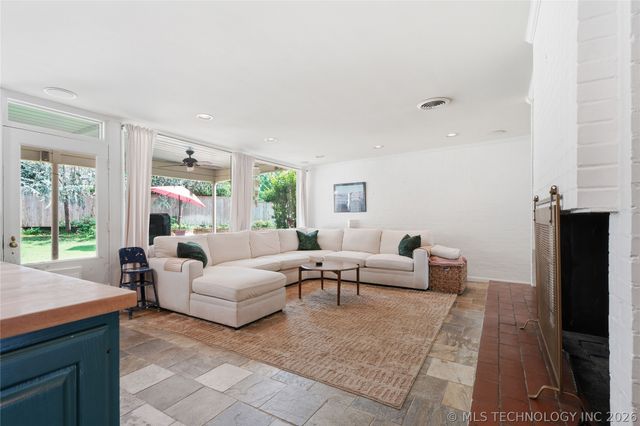 3245 S Victor Avenue, Tulsa, OK 74105